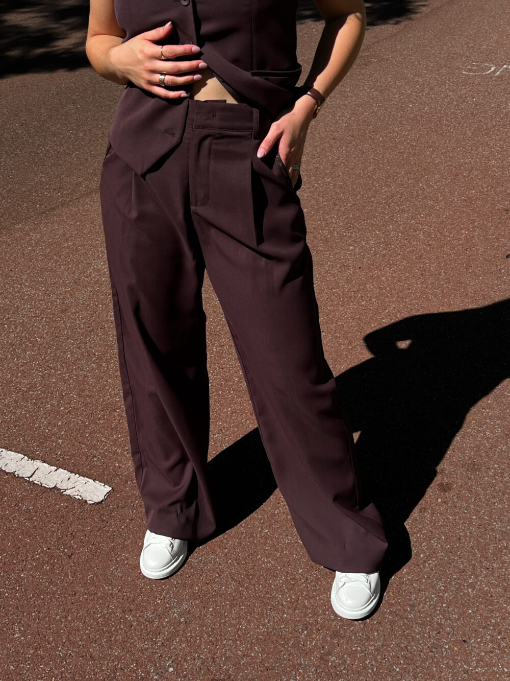 Dámske sakové nohavice burgundy - Image 4